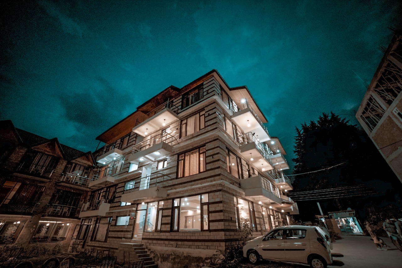 Discover Comfort and Luxury Your Stay at a Hotel in Shimla in Shimla, photo 1 of 5