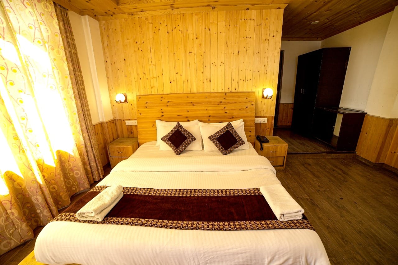 Experience Tranquility and Adventure Your Stay at a Hotel in Manali in Manali, photo 1 of 4